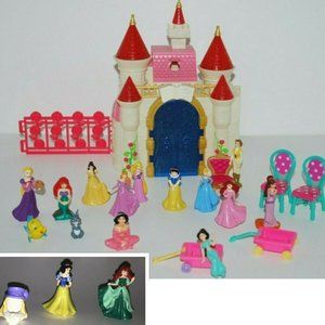Disney Polly Pocket Beauty & the Beast Castle 2009 Mattel & PRINCESS Figure Set